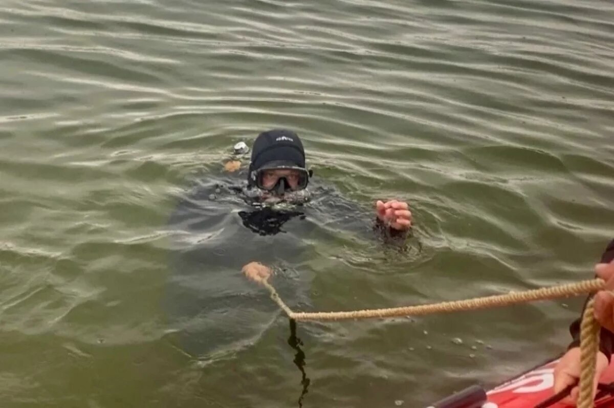    Поиски тела рыбака продолжаются под Волгоградом – перевернулась лодка