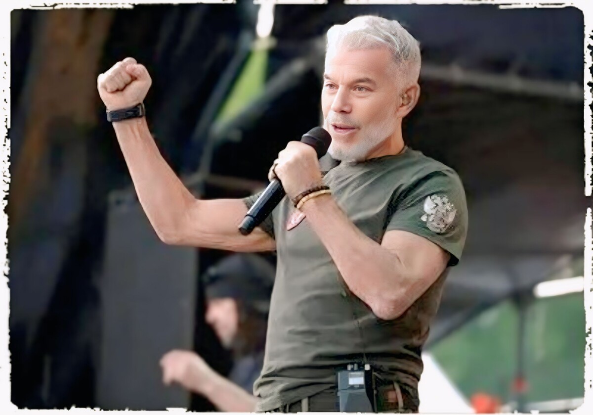 Образ для народа — один. А прайс для заказчиков — совсем другой. Чувствуете подвох?