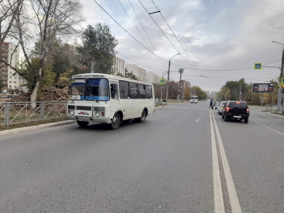   В Оренбурге на пешеходном переходе пассажирский автобус сбил 17-летнюю девушку