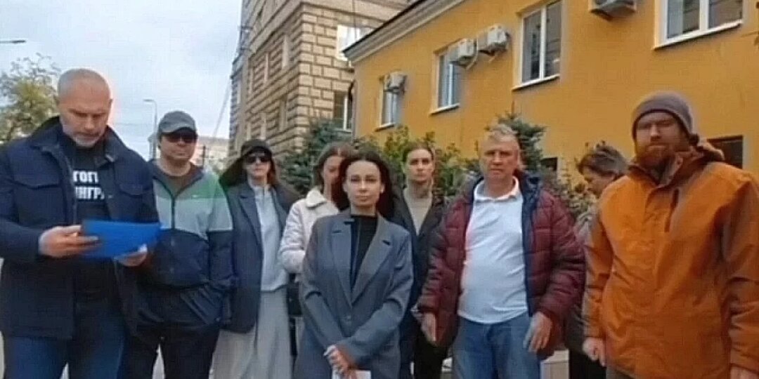 Волгоградцы требуют не делать из школы режимный объект