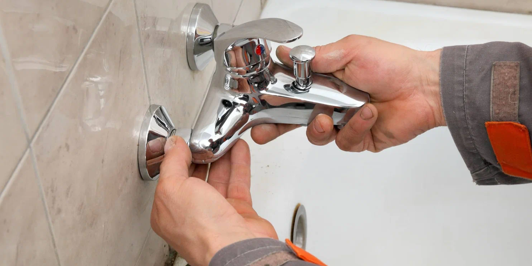Как установить смеситель в ванной комнате