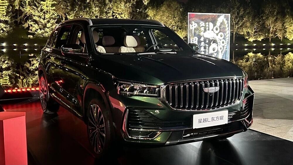 Geely Monjaro Dongfang Yao в новом краске «Восточная зеленая». Фото: компания Geely