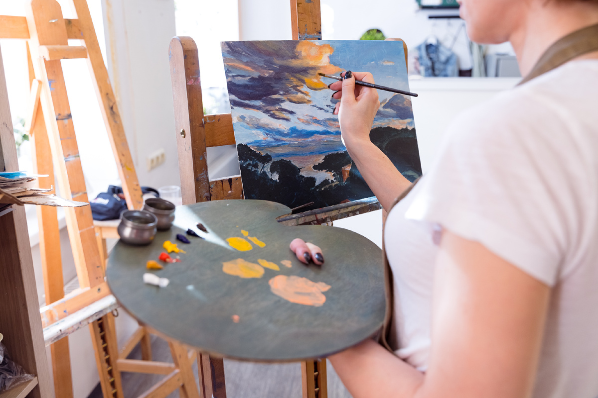 Пространство вокруг ученика в процессе живописи должно быть продумано. Кадр из нашей студии на Красных воротах