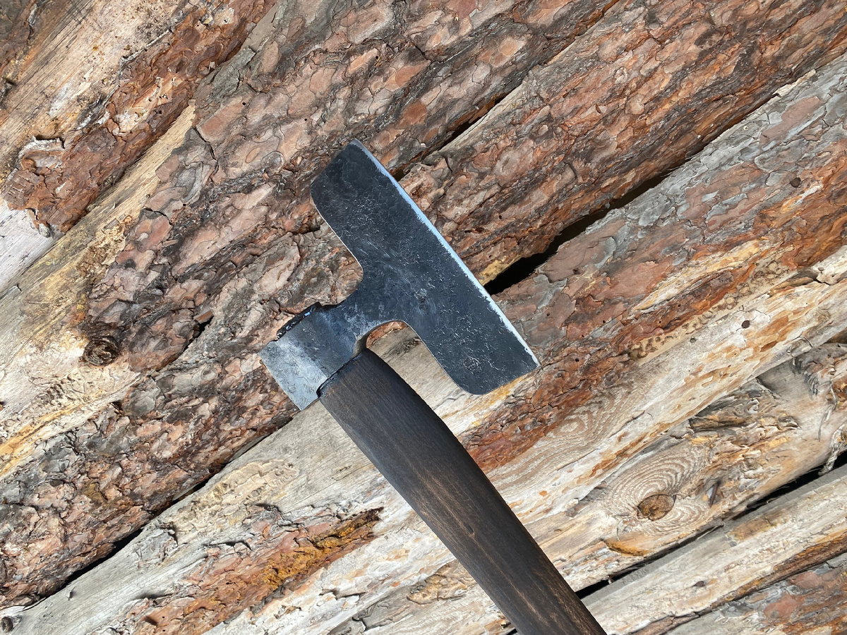 Обработка дерева начинается с топора.