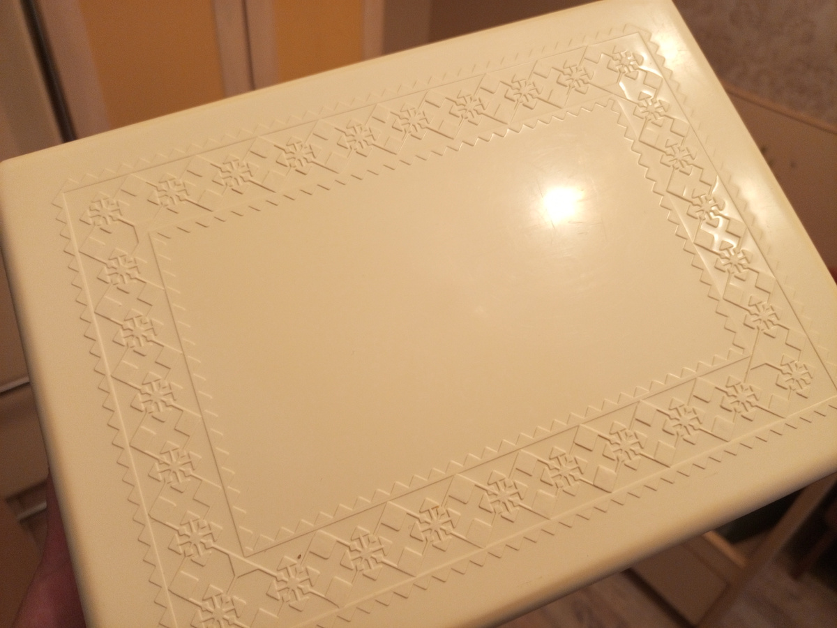 Шкатулка пластиковая.