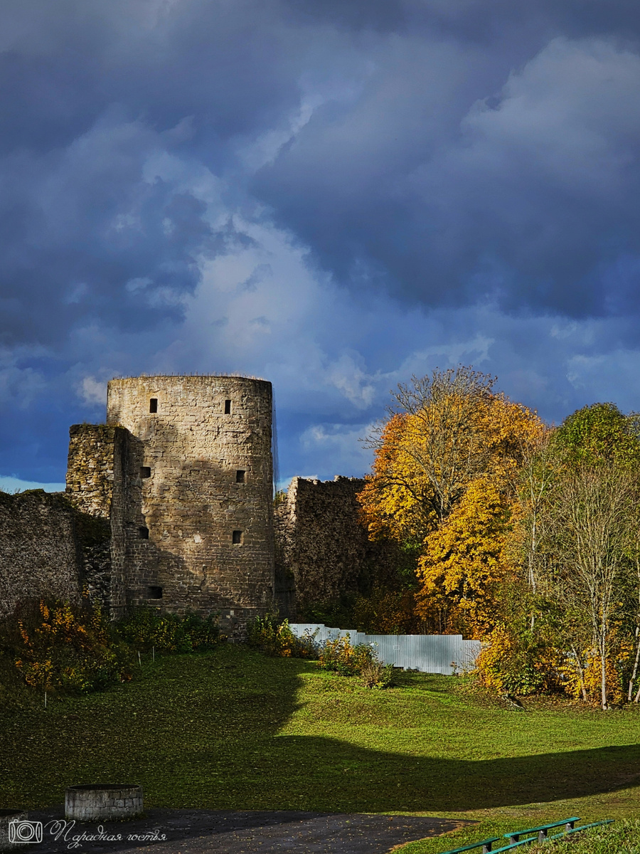 Копорская крепость - одна из самых древних в Ленобласти. Фото: Парадная гостья