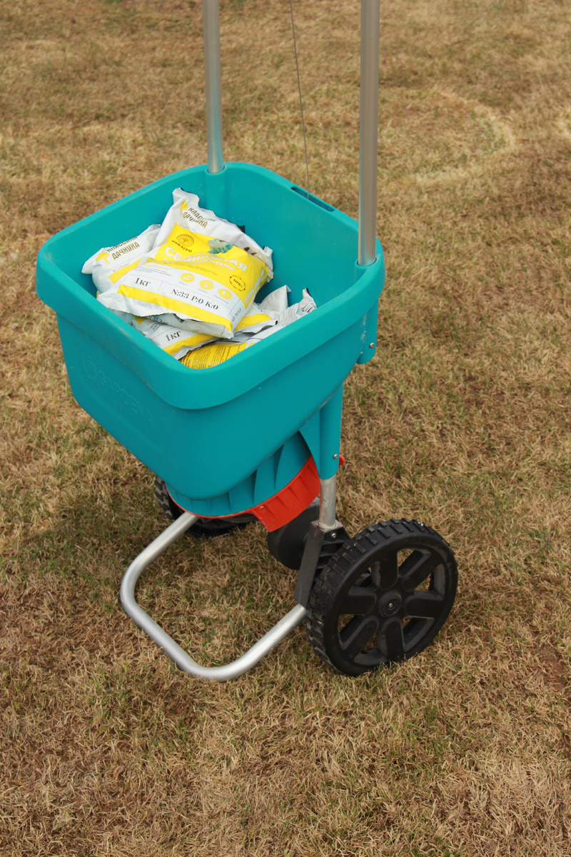 первое внесение удобрений в конце апреля для бурного старта