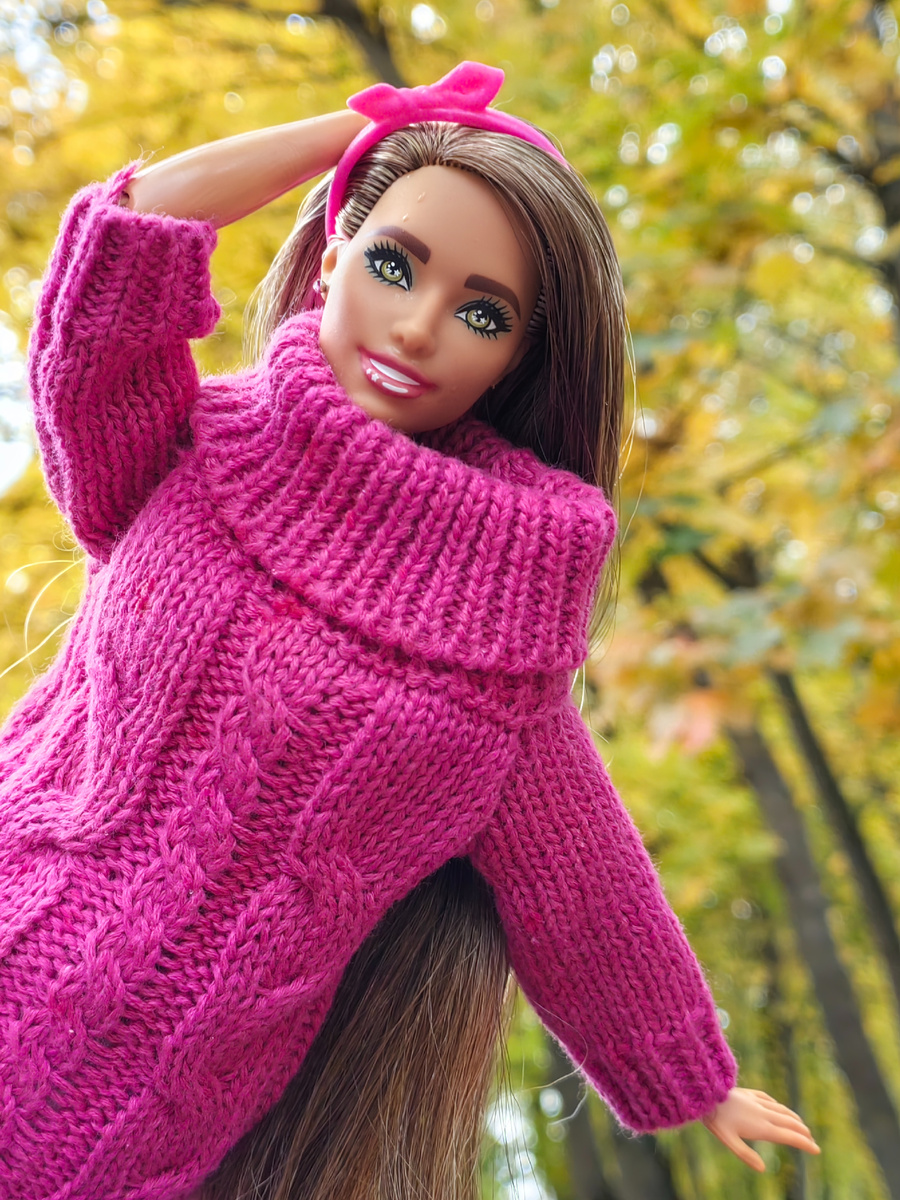 Mattel Cutie Reveal HRK24 (собачка-лягушка) на теле Barbie Made to Move FTG82 (йога с пучком) - моя Аня