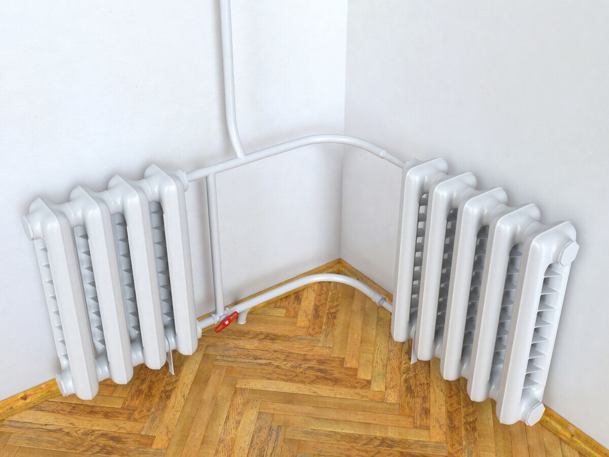    Радиатор отопления в квартире© Depositphotos.com / Georg.S.V