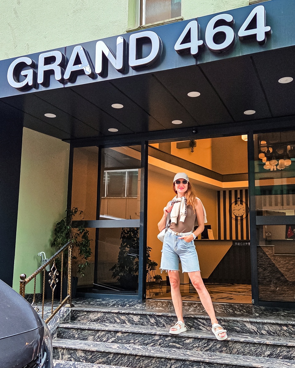 Вход в Grand 464 otel