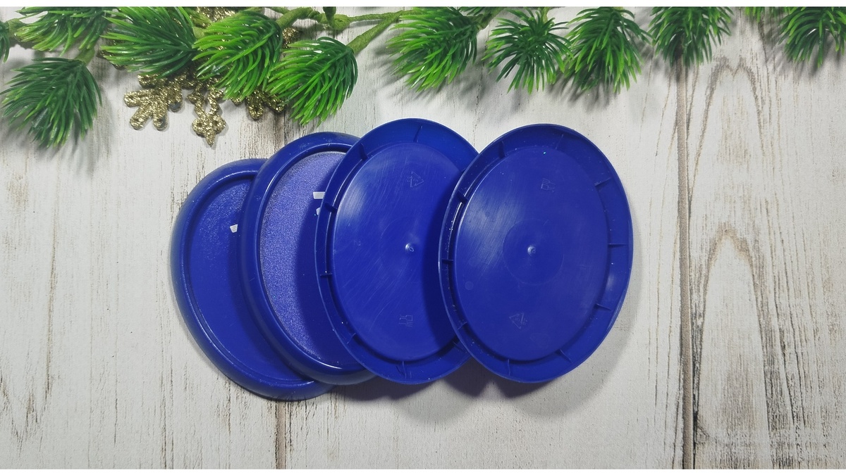  Пластиковые крышки любой формы, у меня такие.