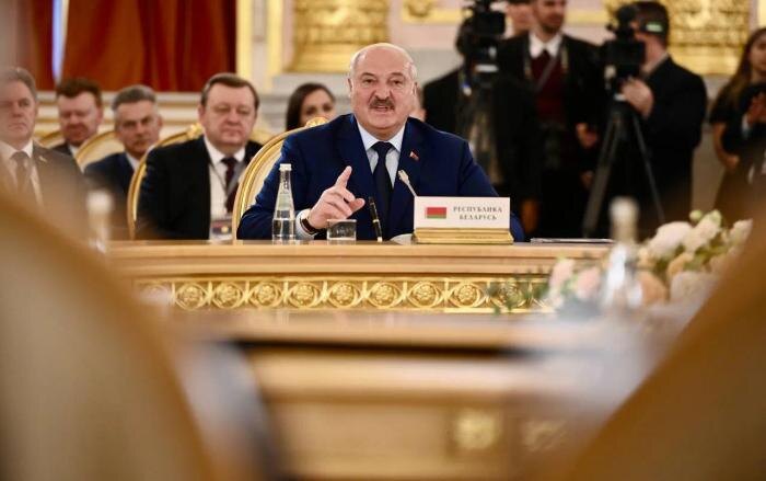 Александр Лукашенко. Обложка © Life.ru