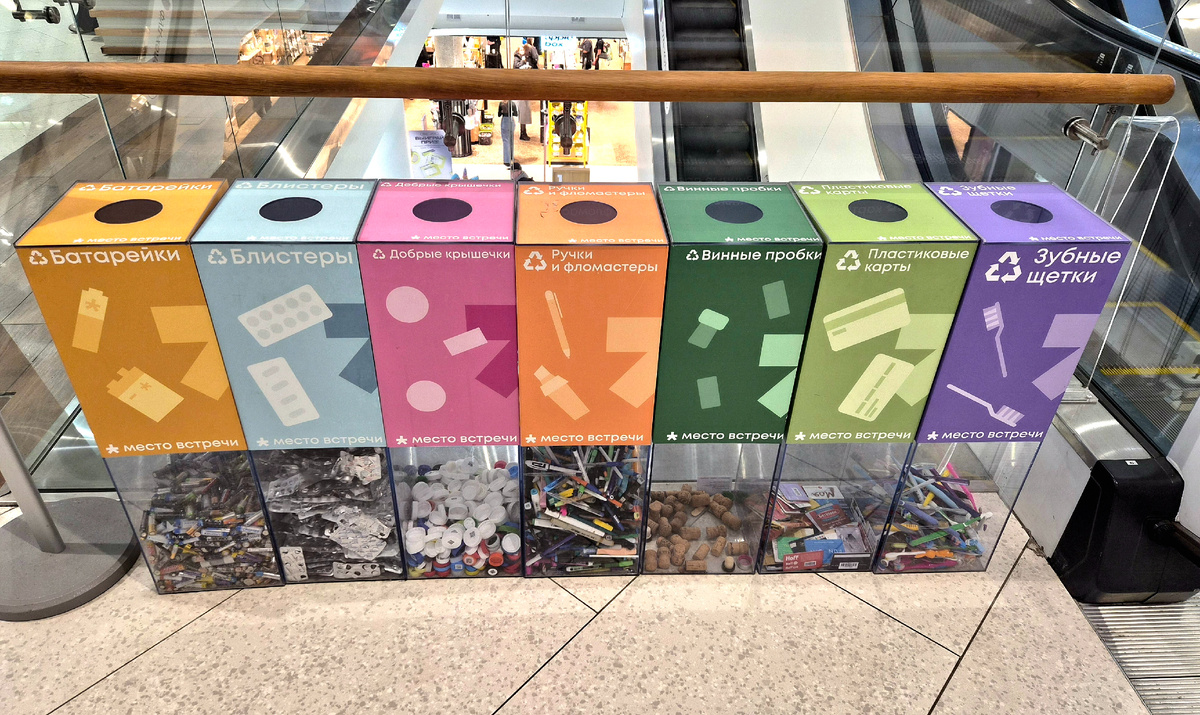 Я пока использую только несколько этих коробочек: блистеры, крышечки и винные пробки.