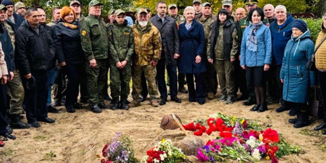 В Навле торжественно перезахоронили останки советских воинов