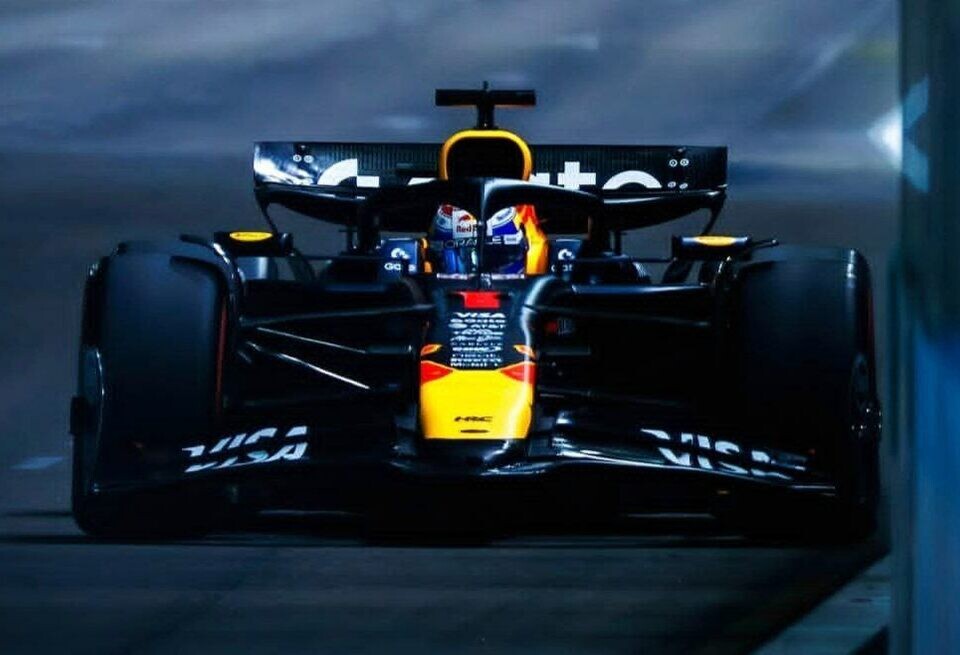    В Red Bull объяснили, почему не бросили доработку машины 2025 годаRed Bull Racing