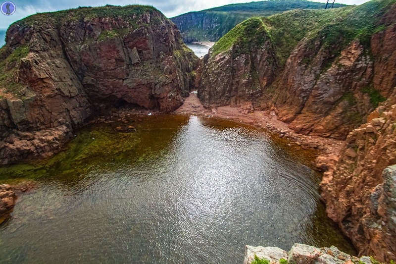 Необитаемый остров Шкота в Японском море. На него можно перейти пешком