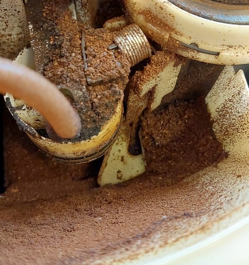 Кофемашина Krups Evidence EA891 и бесконечное "Автоматическое обслуживание". Чашка кофе длиной 2 часа.