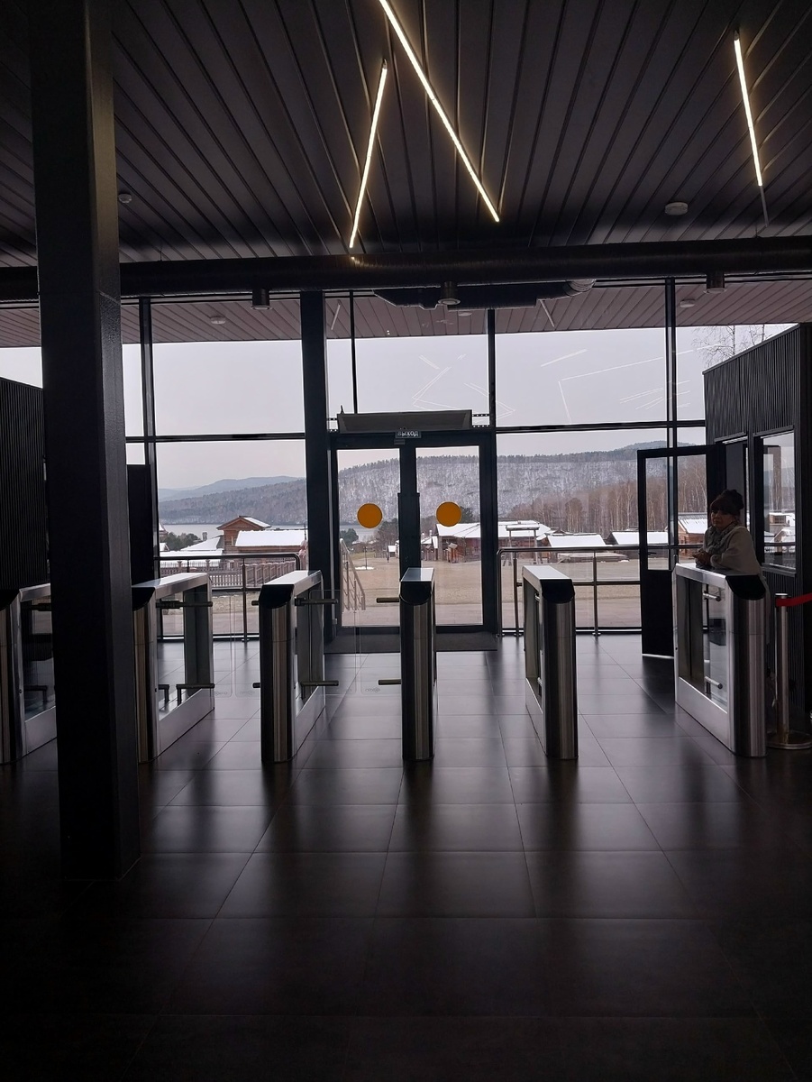 прошу прощения за кривизну, но я тут немного папарацци