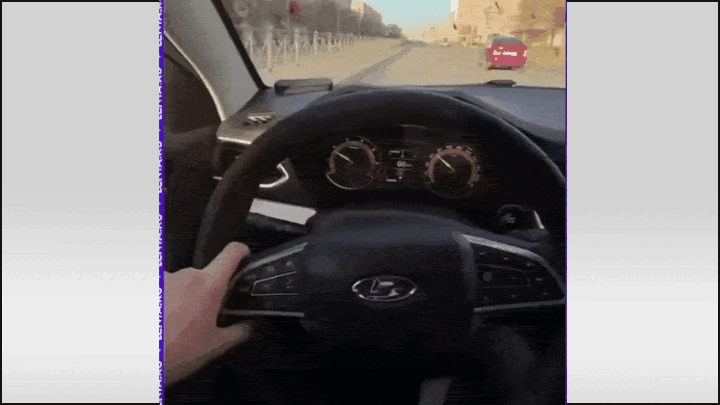    У Lada Vesta на полном ходу заблокировало руль. Видео: ok.ru