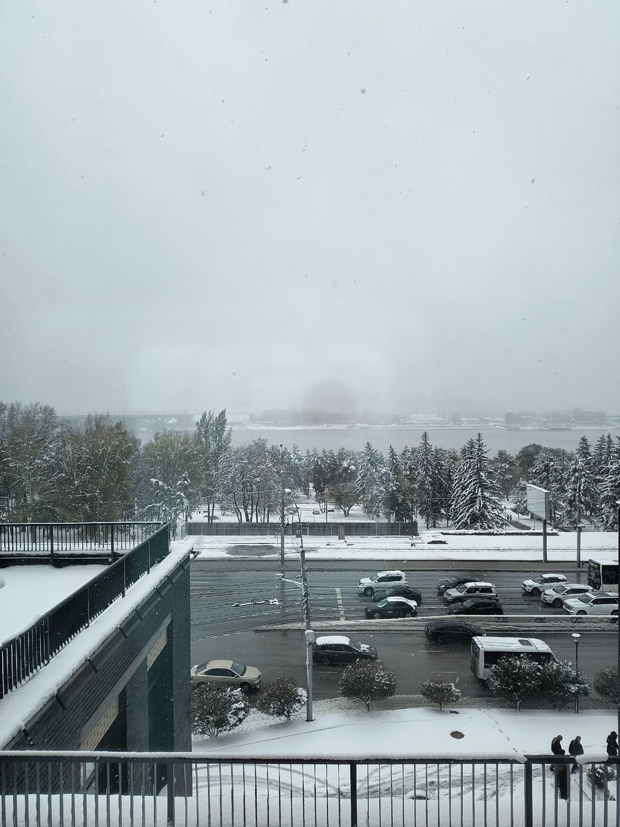 Я нашла неплохие аппарты по приемлемой цене. Выбрала номер с джакузи, притащила из Москвы кулёк с солью и устроила себе мини-спа.