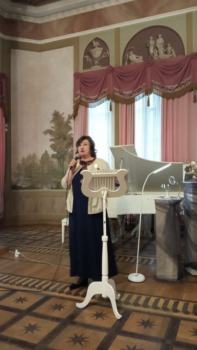 Руководитель Творческого объединения «ЭпиЦентр кукол» и Секции Художественной куклы в Творческом союзе художников декоративно-прикладного искусства Нина Радзиховская