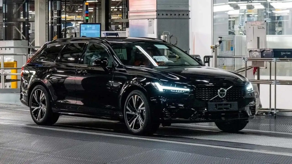 Последний универсал Volvo V90
