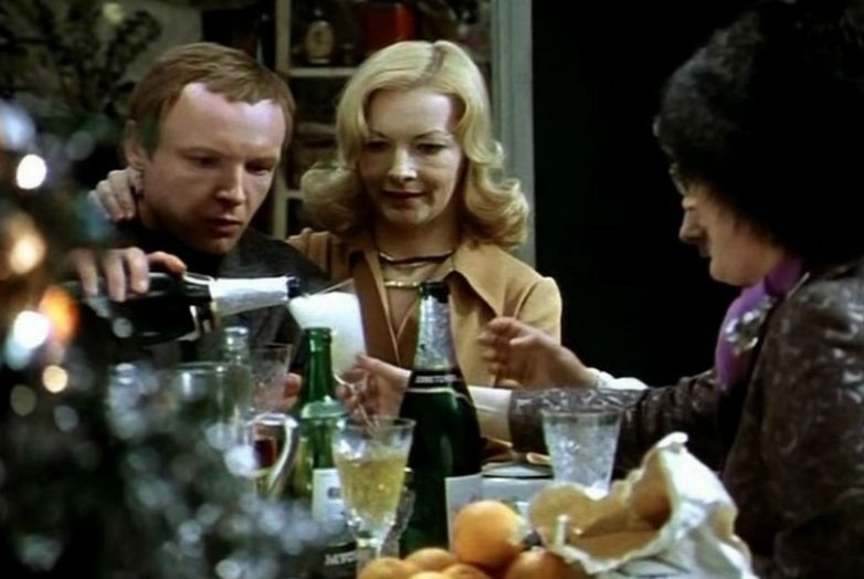 Кадр из фильма «Ирония судьбы, или С легким паром!».