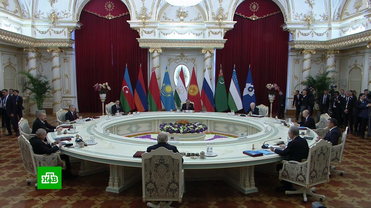    В повестке 18 пунктов: лидеры СНГ подводят итоги совместной работы