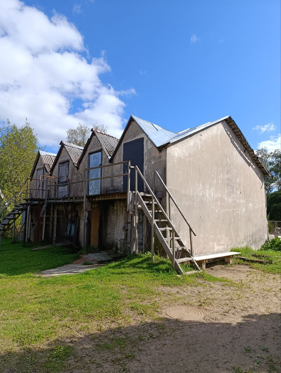 Вот такие кладовые у местных жителей