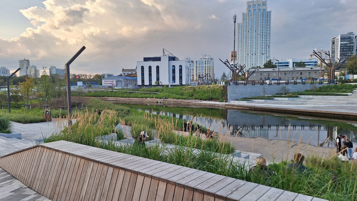 Фото автора. Набережная Екатеринбурга. Благойстройство города.