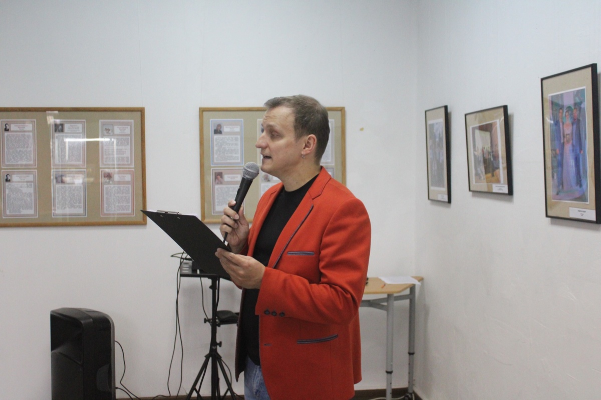 Ведущий программы - Егор Трофимов, певец, поэт и композитор, Лауреат Международных музыкальных конкурсов 