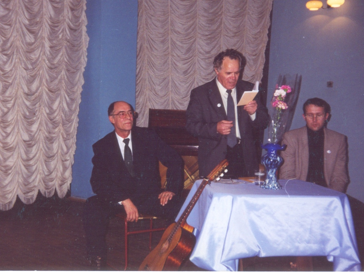 Первая "Родниковая" встреча в зале Всеволожского драматического театра