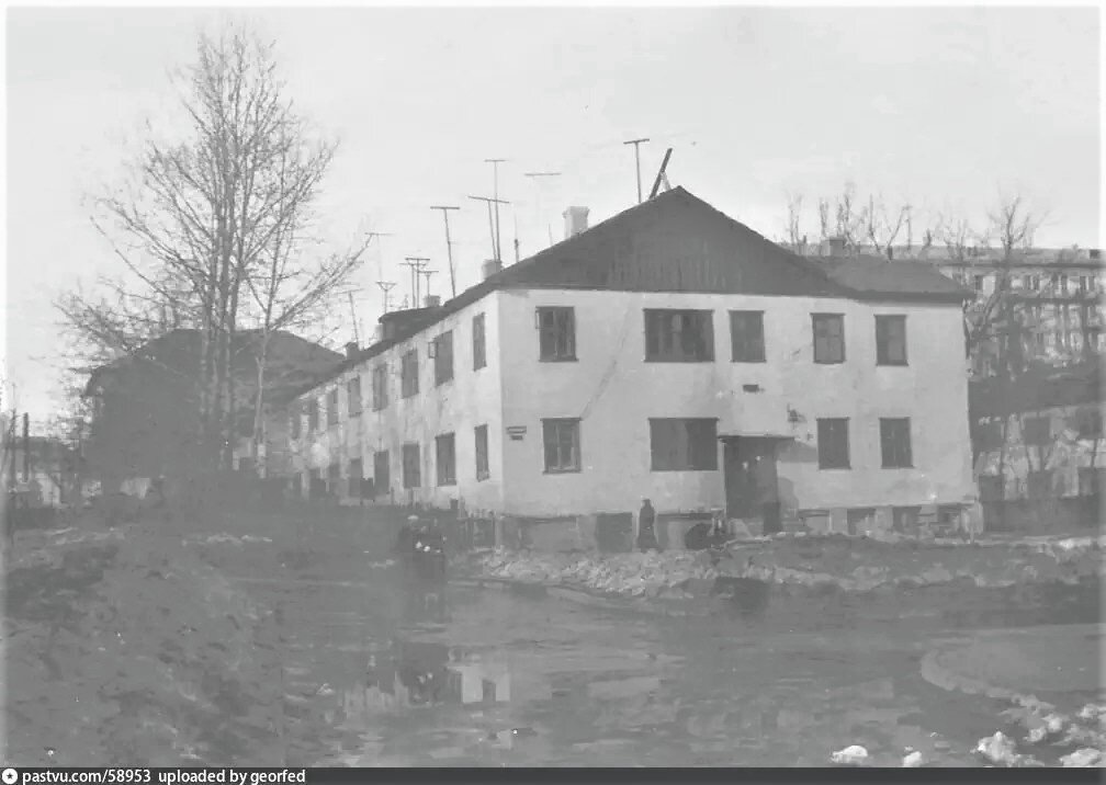 Барак в Алексеевском Студгородке, 4-м проезде АСГ, дом 9. (На месте этого барака теперь дом № 8, корп. 2 по улице Космонавтов), 1960 г. 