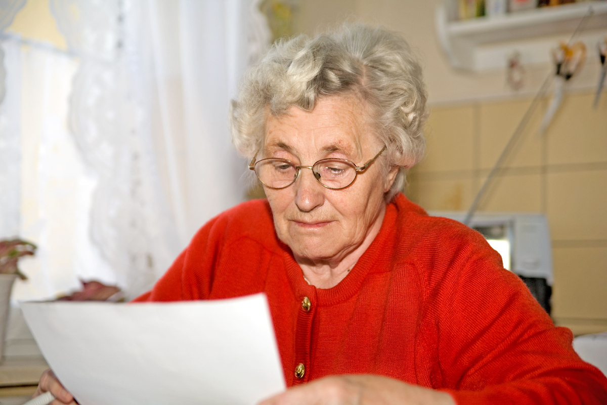 Думала, что кладет 2 млн на вклад, а банкиры подсунули ей страховку