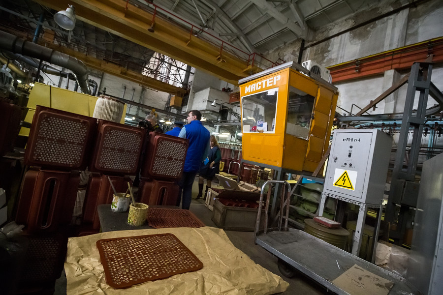 Фото из сети интернет, свободный доступ. / Сборка фильтрующих кассет на ОАО "ЭХМЗ им. Н.Д. Зелинского", 2016 год.