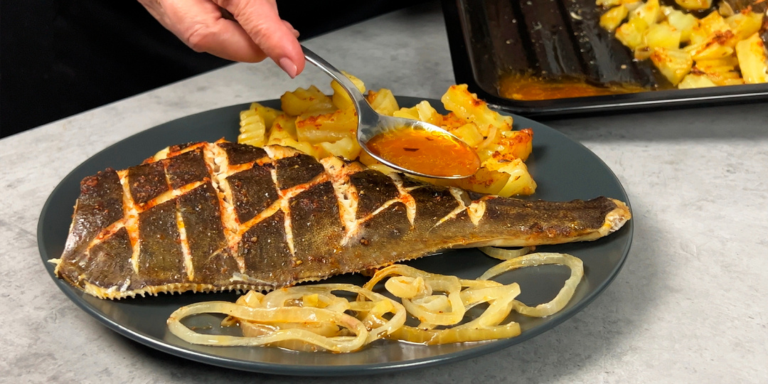 Как приготовить камбалу без запаха: простой рецепт в духовке с картофелем