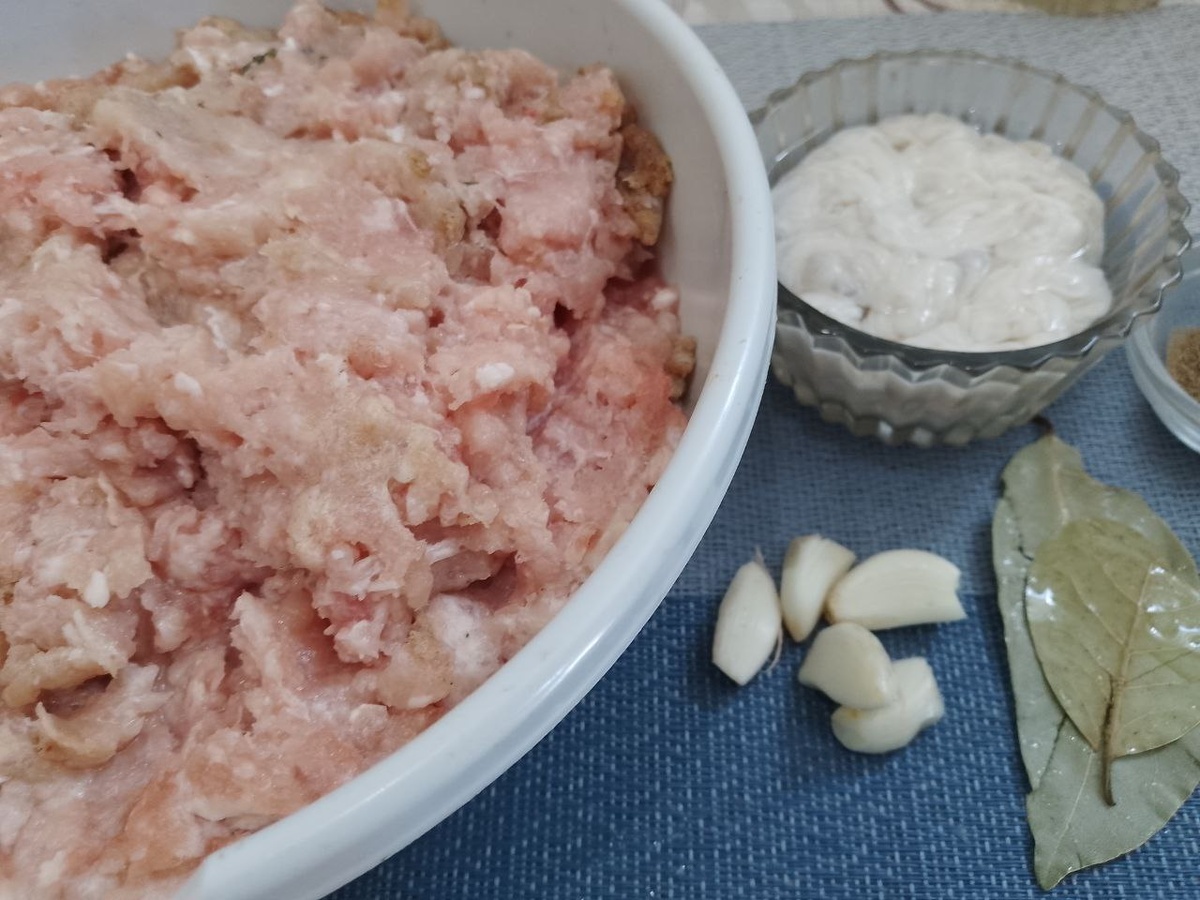 Ингредиенты для мясных колбасок