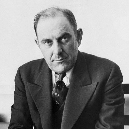 Фото 1. Виктор Люстиг