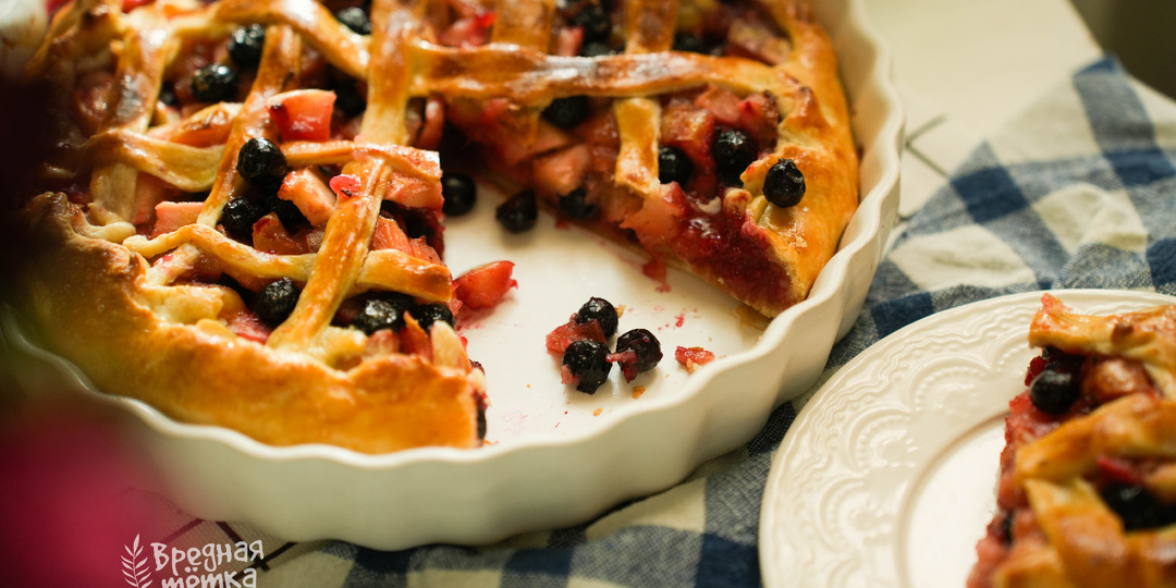 Ах, какой я пирог вчера испекла с черноплодкой и антоновкой! Аромат на весь дом. Делюсь рецептом