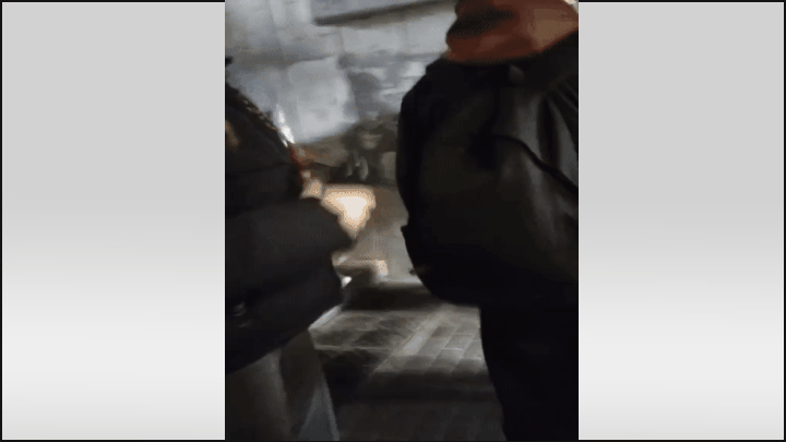    Сигнал тревоги может застать тебя по дороге в магазин, на работу, пока ведёшь ребенка в садик... GIF с ТГ-канала Kotsnews