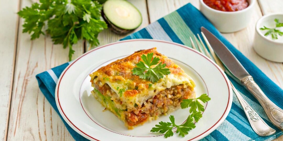 Запеканка из тертых кабачков с мясным фаршем в духовке