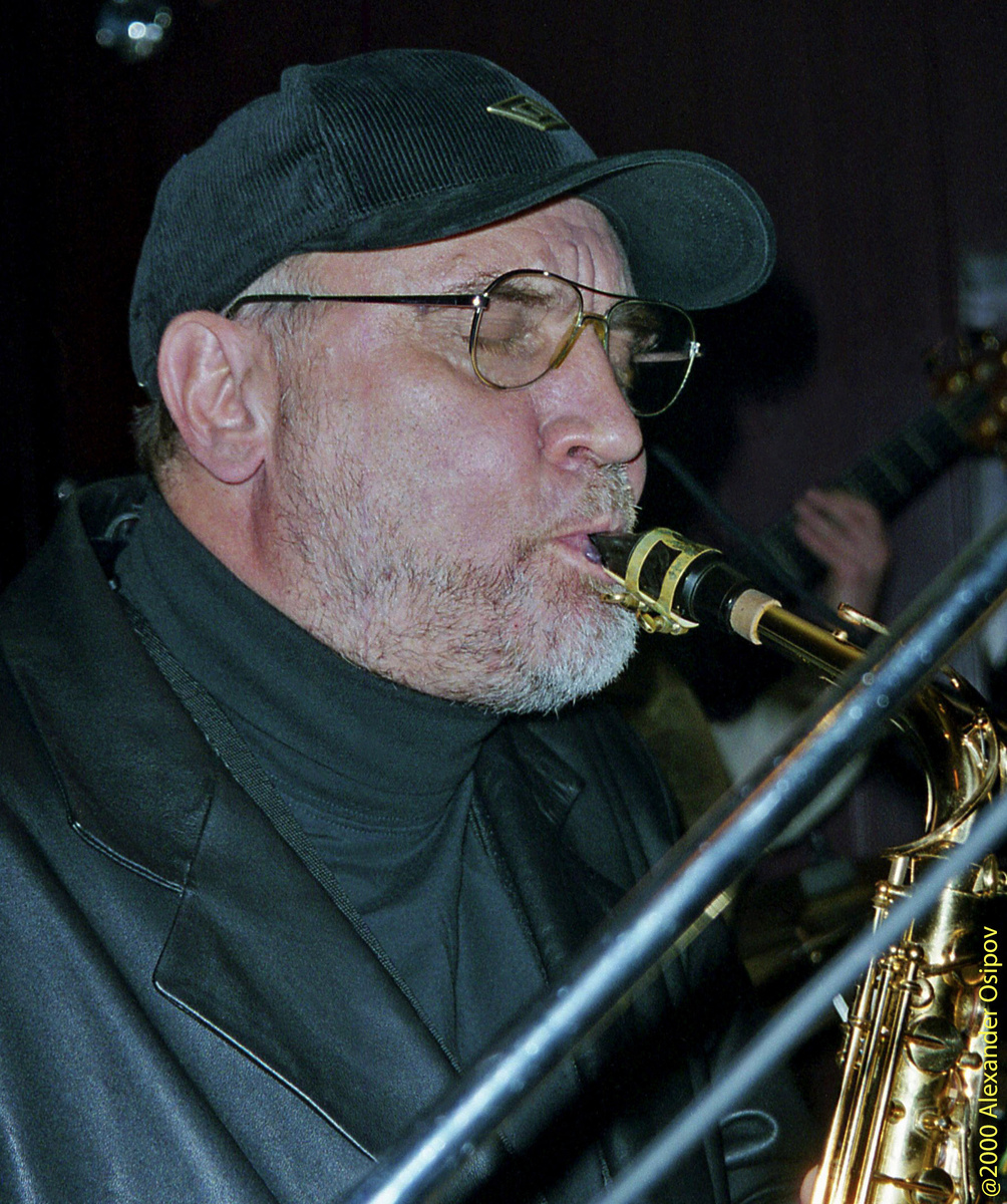 Алексей Козлов выступает в составе группы «Арсенал» в клубе Forte, 13 октября 2000 г. Фото сделано ровно 25 лет назад в день 65-летия маэстро.