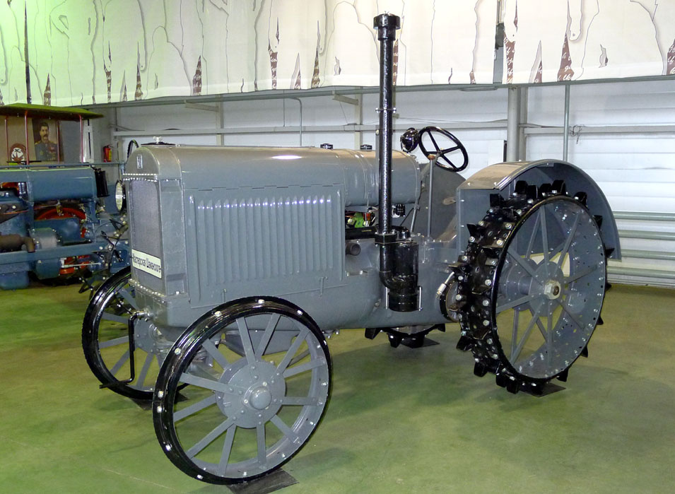 Трактор СХТЗ 15/30, реставрированный в Мастерской Шиманского