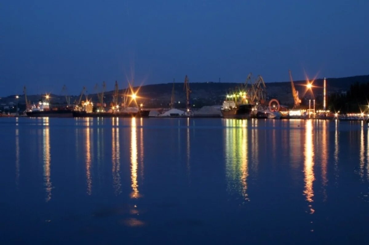    Украинский БПЛА атаковал нефтебазу в Феодосии