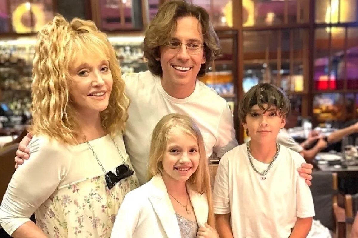    Юрист Хаминский сказал, получат ли паспорта РФ дети Пугачевой и Галкина