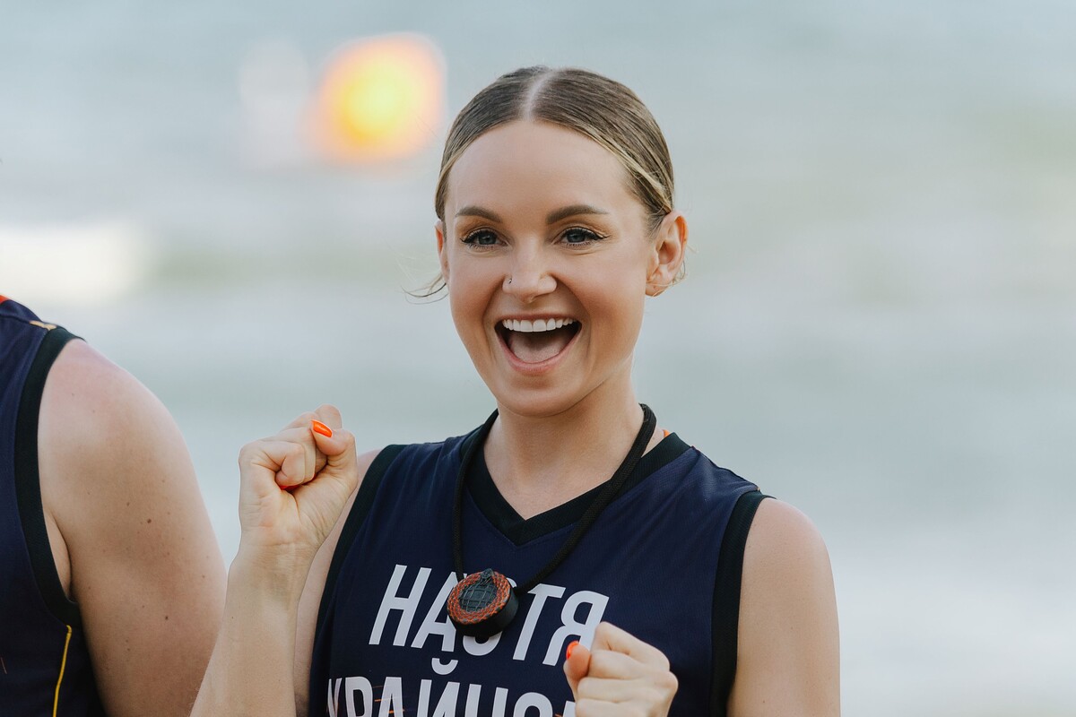 Представлять новое шоу будет певица Настя Крайнова, экс-солистка группы «Тутси».  Фото: Фото предоставлено пресс-службой телеканала «Пятница»