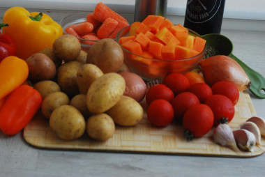 картошка с овощами в духовке