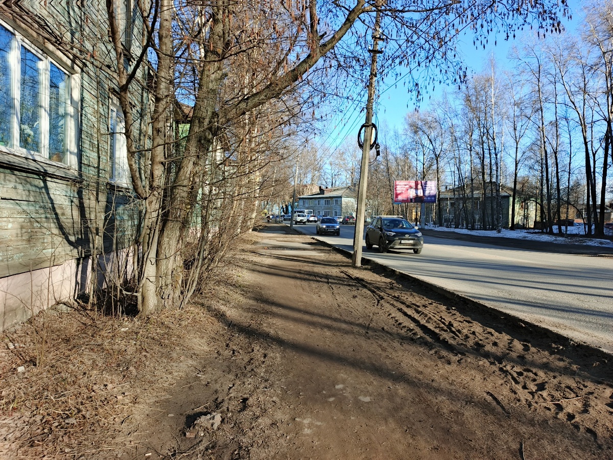    Верховный суд наконец поставил жирную точку: наезд одним колесом на сплошную – лишение прав или нет?