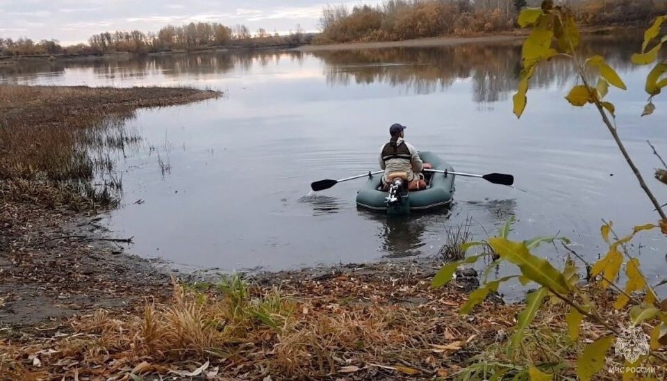    Поиски пропавших на водоеме. Источник: t.me/mchs_altkray