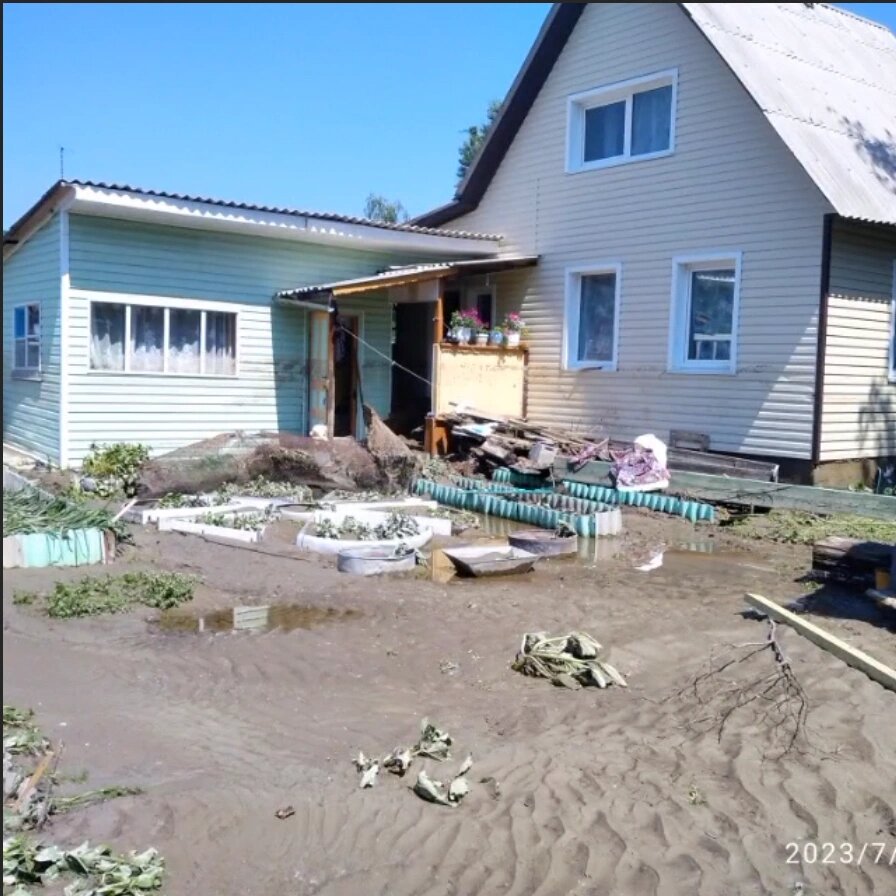 Последствия наводнения в СНТ "Ясная поляна" Фото: Жительница СНТ "Ясная поляна" Наталья Сапожникова